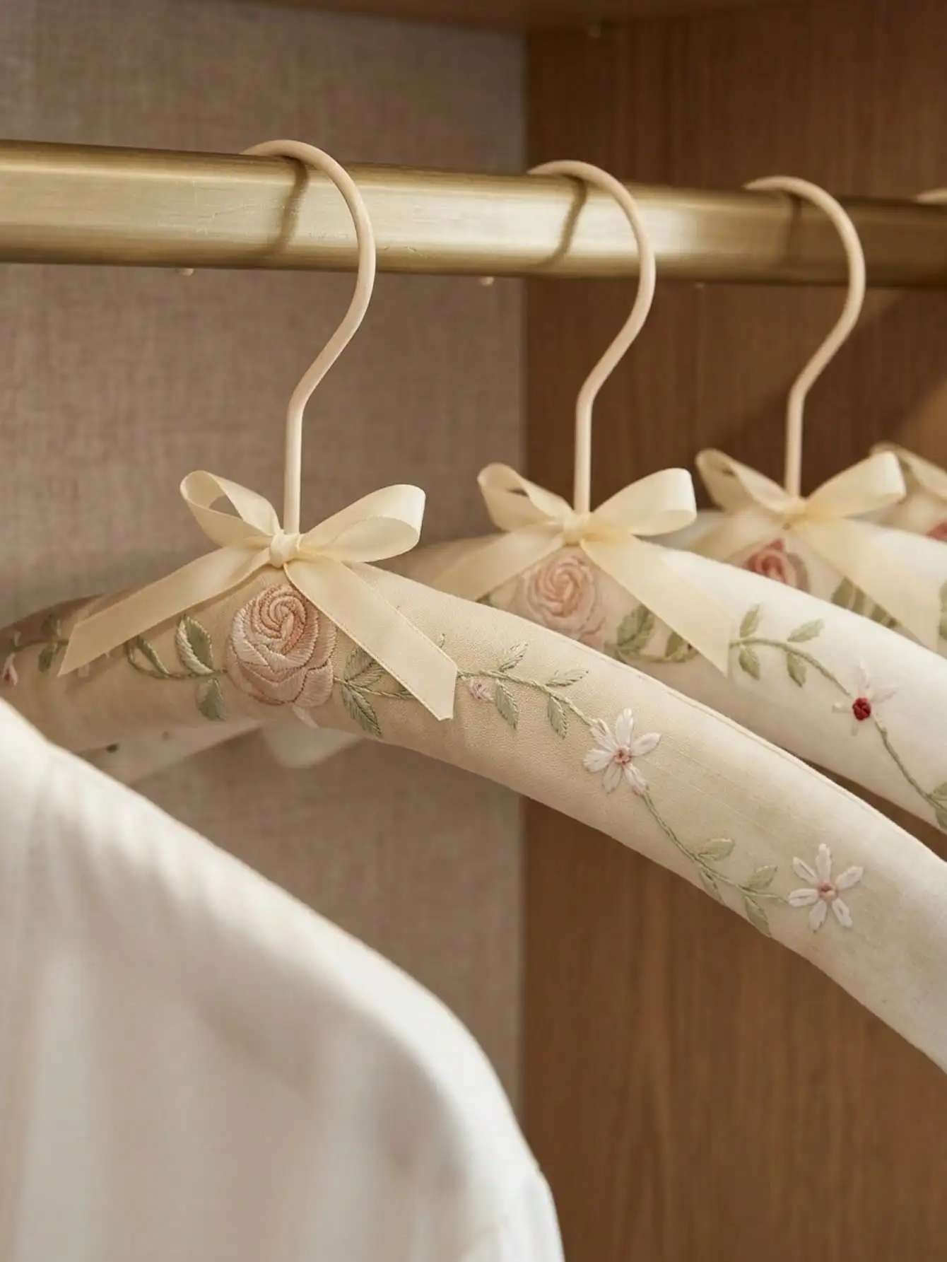 Embroidery-Covered Hanging Rac - Ribbon Bow Gift บทวิจารณ์และราคา